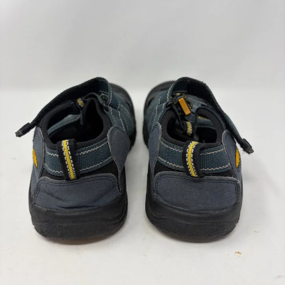 Keen blue shoes 3 water hiking gorpcore Newport